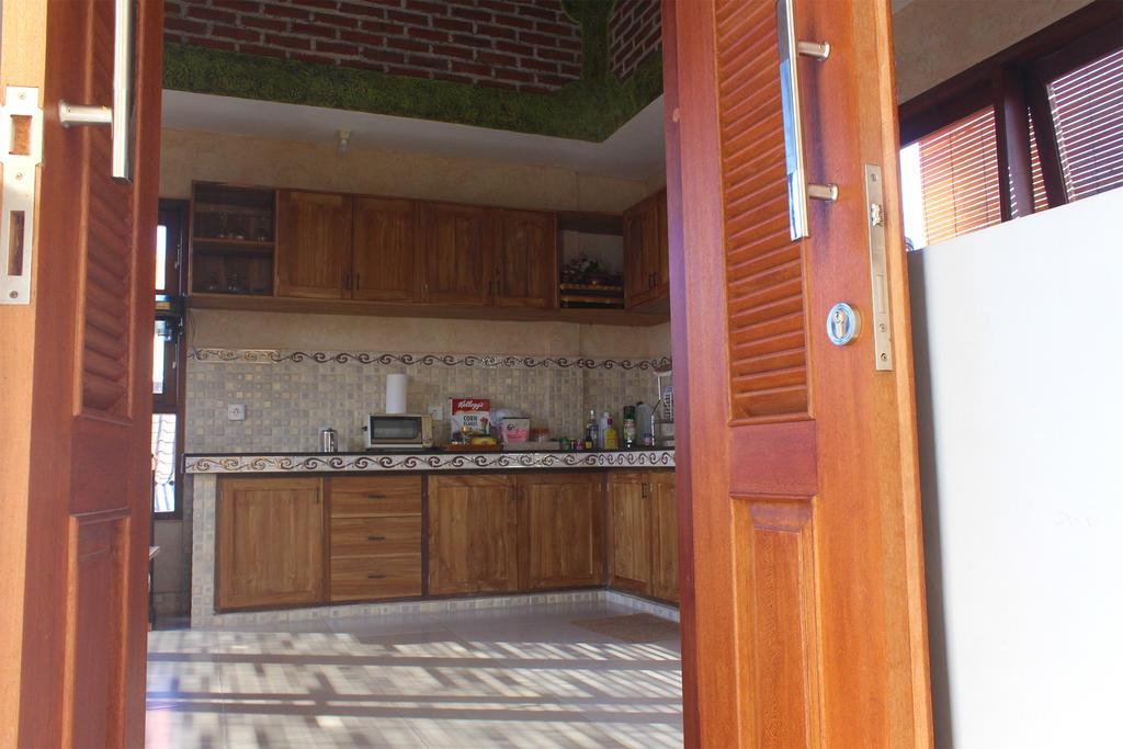 Cr Tris Rooms Seminyak Kültér fotó