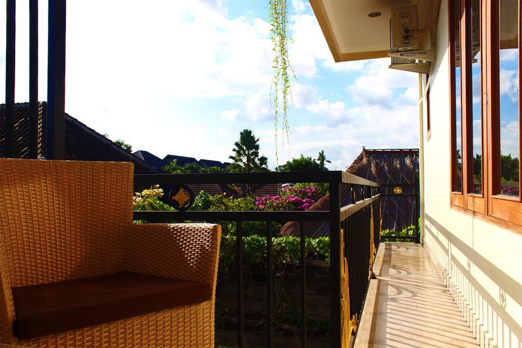 Cr Tris Rooms Seminyak Kültér fotó