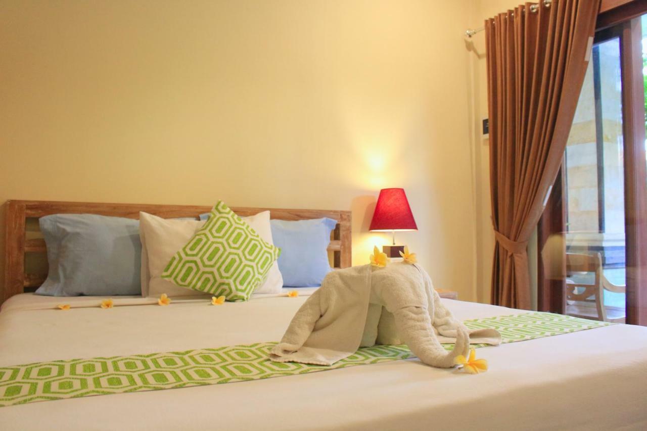 Cr Tris Rooms Seminyak Kültér fotó