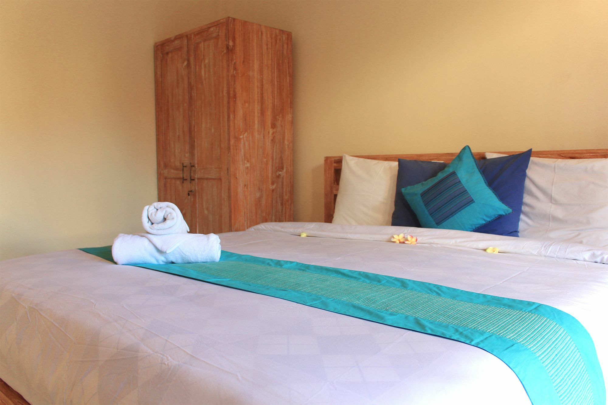 Cr Tris Rooms Seminyak Kültér fotó