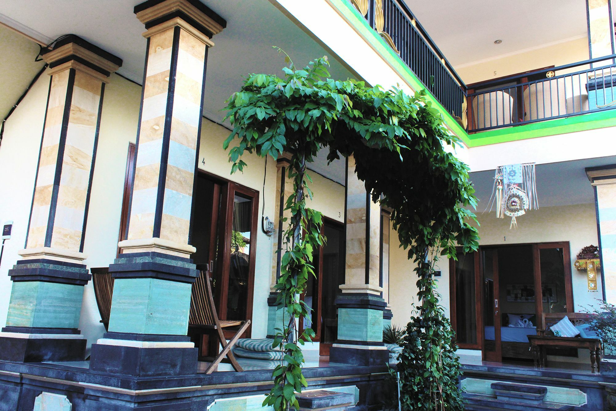 Cr Tris Rooms Seminyak Kültér fotó