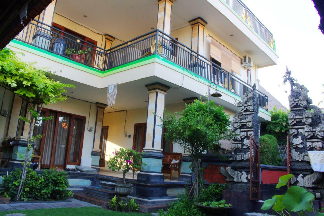 Cr Tris Rooms Seminyak Kültér fotó