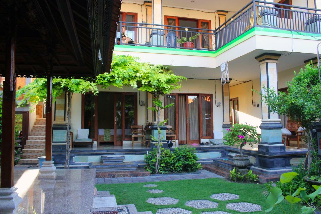 Cr Tris Rooms Seminyak Kültér fotó